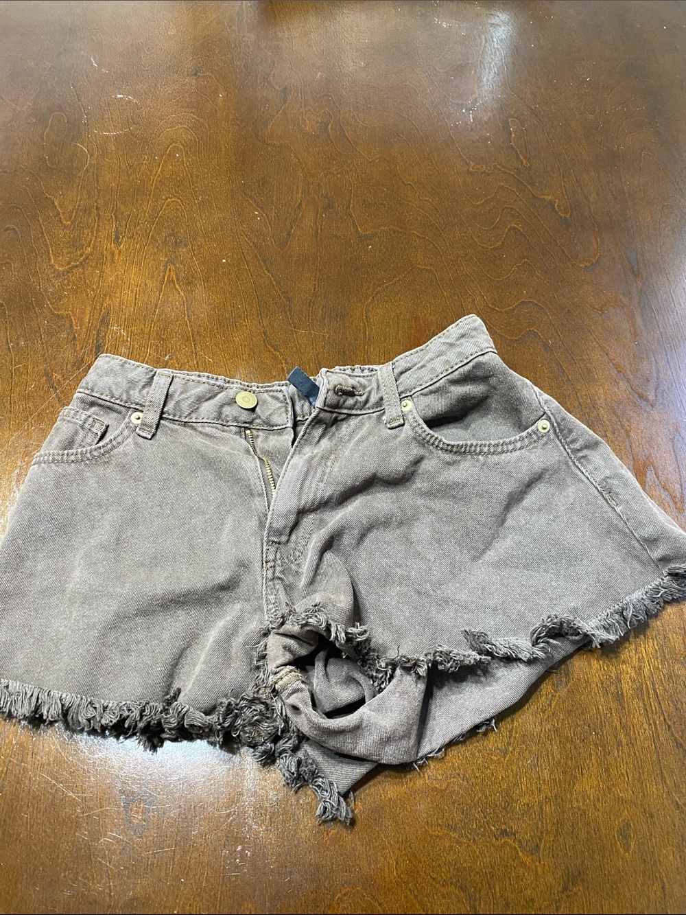 Women's High-Rise Frayed Hem Denim Shorts — brown